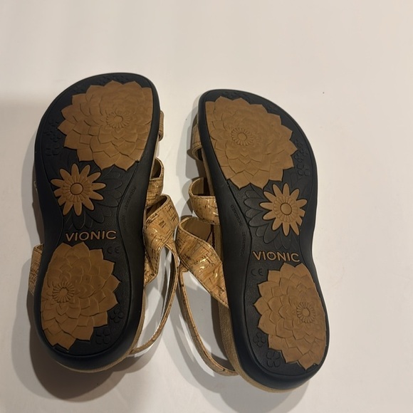 Vionic amber cork tan gold  arch support strappy open toes sandals Velcro straps - Picture 4 of 9